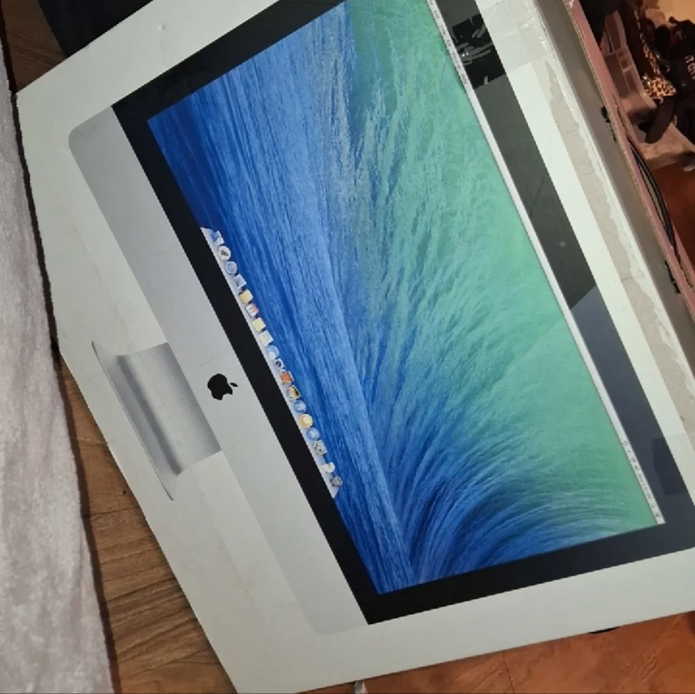 Apple Silver iMac Desktop Computer
